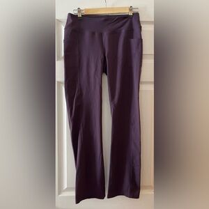 Skechers Plum Color Leggings Sz Medium lots of Pockets!